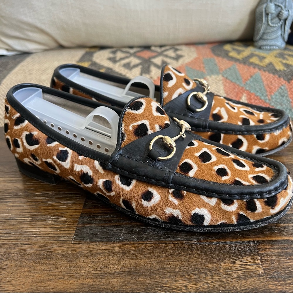 GUCCI Brown Leopard Print Calf Hair And Black Leather Horsebit Loafers EU37